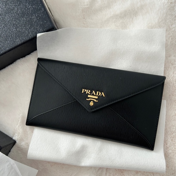 prada black vitello leather envelope wallet - Picture 1 of 4